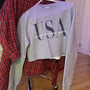 BRANDY MELVILLE | Cropped Crewneck